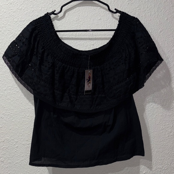 sofia by sofia vergara Tops - SOFIA CHA CHA TOP NWT